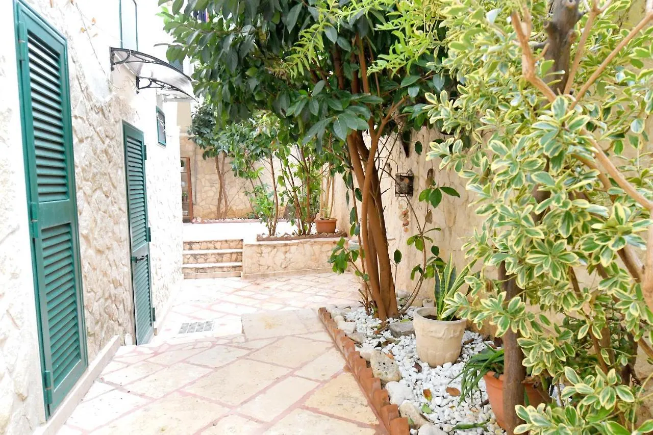 Suite House 78 Bari 0*,  Italien
